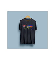 Oversize Bayraklı Dünya Haritası Baskılı Unisex T-shirt (Siyah)