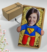 BK Gift Hediye Kutusunda Kişiye Özel Fotoğraflı Kadın Süper Kahraman Bebek Yastık-14, Arkadaşa Hediye, Sevgiliye Hediye, Doğum Günü Hediyesi