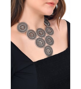 Kadın Antik Gümüş Kaplama Dairesel Motif Kolye