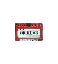 Vintage Kırmızı Teyp Kaset Müzik Çalar Hediyelik Rozet (Çok Renkli)
