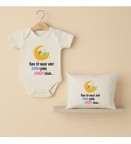 Pia Baby B40 %100 Pamuk Bana Bir Masal Anlat Baba İçinde Annem Olsun Yazılı Bebek Body Ve Yastık Kılıfı (Ekru)