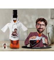 BK Gift Kişiye Özel Karikatürlü 3D Ahşap Biblo ve Beyaz Mini İçki Şişesi Tişörtü Hediye Seti, Arkadaşa Hediye, Sevgiliye Hediye-7