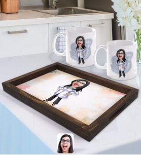 BK Gift Kişiye Özel Kadın Doktor Karikatürlü Doğal Ahşap Tepsi ve 2’li Kupa Bardak Seti-1