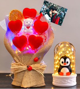 Kişiye Özel Fotoğraflı Renkli LED Işıklı Kalp Buketi ve Işıklı Penguenli Fanus Hediye Seti
