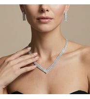 Valmont Accessories Işıltılı V Su Yolu Kolye ve Küpe Takı Seti - Düğün, Kına, Nişan, Gelin Aksesuarı