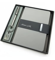 Signator® Codex  N378 Kişiye Özel Defterli Set - İsme Özel Gri Kalem + İsme Özel Gri Defter + İsme Özel Anahtarlık  İsme Özel Kutusunda Hediyelik Set (Karışık)