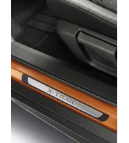 Nissan X-Trail Krom Kapı Eşiği 2022 ve Üzeri 4 Parça Paslanmaz Çelik ABS Çerçeve