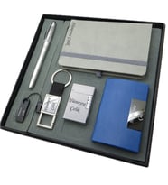 Signator® Fusca  İsme Özel Set - Çakmak + Not Defteri  + Anahtarlık + 32 Gb. Usb Bellek + Kalem ve Kartvizitlik  Kişiye Özel Hediyelik Set (Karışık)
