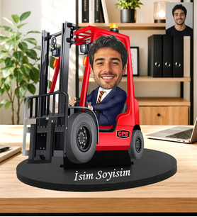 Kişiye Özel Forklift Operatörü Lojistik ve Sevkiyat Sorumlusuna Özel Karikatür Biblo – Fotoğraflı Lojistik Temalı Figür – İsme Özel İşçi Hediyesi  Fotoğraflı Karikatür Biblo