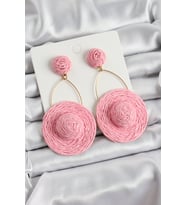 Pembe Şapka Figürlü Hasır Örgü Model Sallantılı Gold Renk Kadın Küpe (Altın)