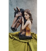 Atlı Kız Polyester Büst & Bİblo