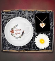 Kişiye Özel Papatya Kolye&Kişiye Özel Fincan&Papatya Mum Hediye Seti