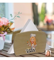 BK Gift Kişiye Özel Kadın Chef Karikatürlü Lüks Ahşap Peçetelik-1