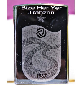 Kişiye Özel Çakmak Üzerine Lazer İle Takım Logosu, Amblem ve İsim Yazma