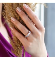 Round Kesim Beştaş Modeli Rose Gold Kaplama Sky Diamond Yüzük