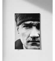 Çerçevesiz Poster Liderin Gözleri (Çok Renkli)