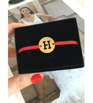H HARFİ GOLD RENK KIRMIZI İP ASANSÖRLÜ AYARLANABİLİR BİLEKLİK