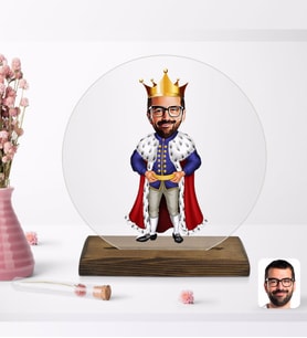 BK Gift Kişiye Özel Kral Karikatürlü Yuvarlak Ahşap Standlı Biblo-1
