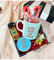 Let's Fall In Love Tasarımlı Mum Kupa Kolonya Ve Altınyaldızlı Melek Kar Küresi Set