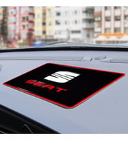 Seat İbiza torpido üstü aksesuar araç markalı logo telefon anahtarlık tutucu