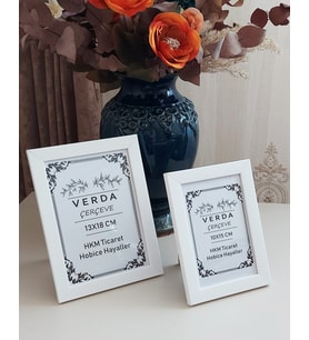 2 Li Çerçeve 10x15 cm ve 13x18 Cm Beyaz Fotoğraf Çerçevesi! Ahşap Ayaklı Pvc Camlı Dekoratif Çerçeve! (Parlak Beyaz)