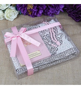 Hediyelik Kadife Kaplı Yasin Kitabı, Seccade, Kokulu Tesbih, Asetat Kutulu (26×23) Paket Pembe 