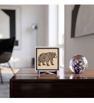 Çağdaş Tasarım Ayı Motifli Dekoratif Parça, Çalışma Masanız İçin Anlam Dolu Özel Hediye 10x10 cm