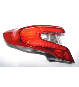 Fiat Egea 2015  Stop Lambası Sağ Dıs  Duysuz (Sedan) (Oem No:52102965)