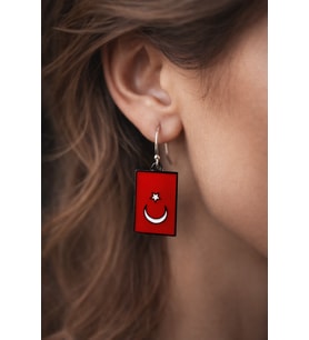 Kırmızı Dikdörtgen Ay Yıldız Küpe – Sallantılı Metal Kadın Küpe