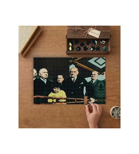 Gazi Mustafa Kemal Atatürk ve Kızı Ülkü Tasarımı 240 parça Ahşap Puzzle Ahşap Kutuda MP06342