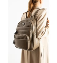 Vegan Deri Kadın Sırt Çantası 35*25 Cm Yağmur İtici Kumaş Mega Bag Günlük Kullanıma Uygun