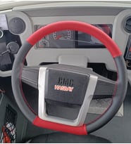 DİKİŞLİ DİREKSİYON KILIFI NOKTALI / KIRMIZI DERİ KIRMIZI DİKİŞLİ BMC OTOBÜS BU DİREKSİYON