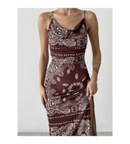 Bandana Desenli Askılı Kahverengi Midi Elbise