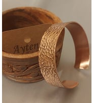 El Yapımı Saf Bakır Bileklik - Çekiç Desenli, Unisex, Şık ve Sağlıklı