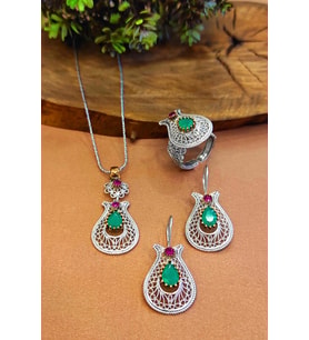 Lale Motifli Zümrüt Taşlı Oksitli Telkari Gümüş Set 925 Ayar AKS-2019