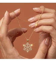 Valmont Accessories Kadın Kar Tanesi 42+2 cm Taşlı Altın Sarısı Kolye Şık Tasarım