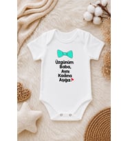 Bebek Esprili Yazılı Zıbın – Üzgünüm Baba Aynı Kadına Aşığız Baskılı Kısa Kollu Bebek Body