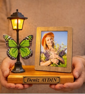 Kişiye Özel Yazılı ve Fotoğraflı Masa Lambası Ahşap Kaideli ve Fotoğraf Çerçeveli