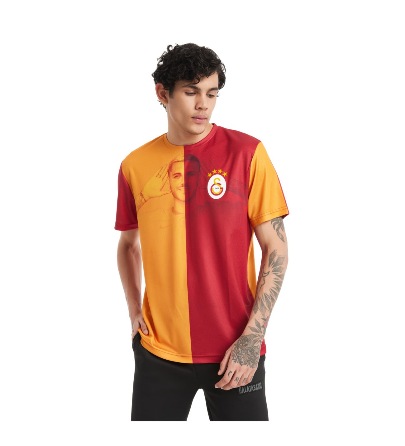 galatasaray-lisansli-mauro-icardi-taraftar-t-shirt-ve-cubuklu-sal-atki-kcm378385-e1ca3469-f610-49cb-9f88-9eb46c7e790e.jpg
