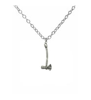 Thor Savaş Baltası Figürlü Kolye – 60 cm Zincirli Zamak Kaplama Unisex Mitolojik ve Gotik Aksesuar (Gümüş)
