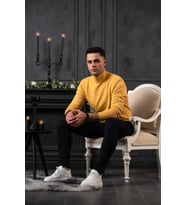 NEHİR BY AHMET ÜLKER REGULAR FİT BALIKÇI YAKA PAMUKLU ERKEK TRİKO KAZAK (Sarı)