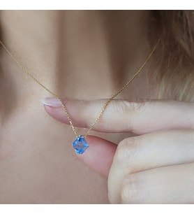 Vaoov 925 Ayar Gümüş Mavi Prizma Swarovski Taşlı Kolye (Gold)