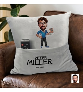 BK Gift Kişiye Özel Antrenör Karikatür Tasarımlı Organizer Kumanda ve Atıştırmalık Cepli Gri Kırlent Yastık- 1 Arkadaşa Hediye, Cepli Yastık