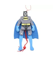 Ahşap Sallanan Batman Figürü (Krem)