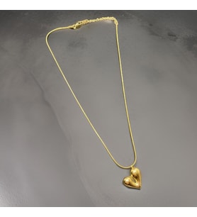 Her Tarza Uygun: Kalp Model Gold Renk 316L Antialerjik Şık Çelik Kadın Kolye