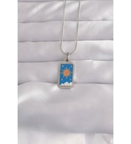 316L Çelik Gümüş Renk Mavi Mineli Güneş Model Tarot Kolye TJ-BKO9042