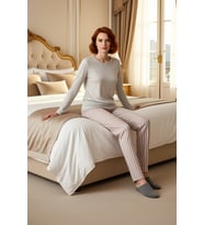 Kadın Çizgili Konforlu Pijama Takımı Fonksiyonel Dayanıklı Kaliteli Estetik Premium Modern