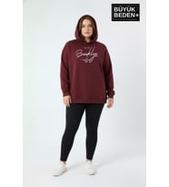 Kadın Büyük Beden Kapüşonlu El yazılı Brooklyn Baskılı Rahat Kalıp Sweatshirt SPR26BSWK958 (Burgundy)