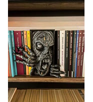 hayatvesanat Zombie  /  Kitaplık Figürü  /  Kitap Tutucu