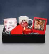 Anneler Gününe Özel Tasarım Kupa & Kalp Mum & Kişiye Özel Fotoğraf Çerçevesi & Anneler Günü Kart Hediye Seti